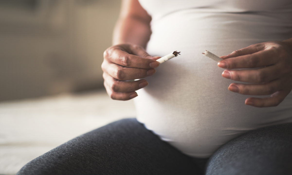 Pregnant mother quits smoking